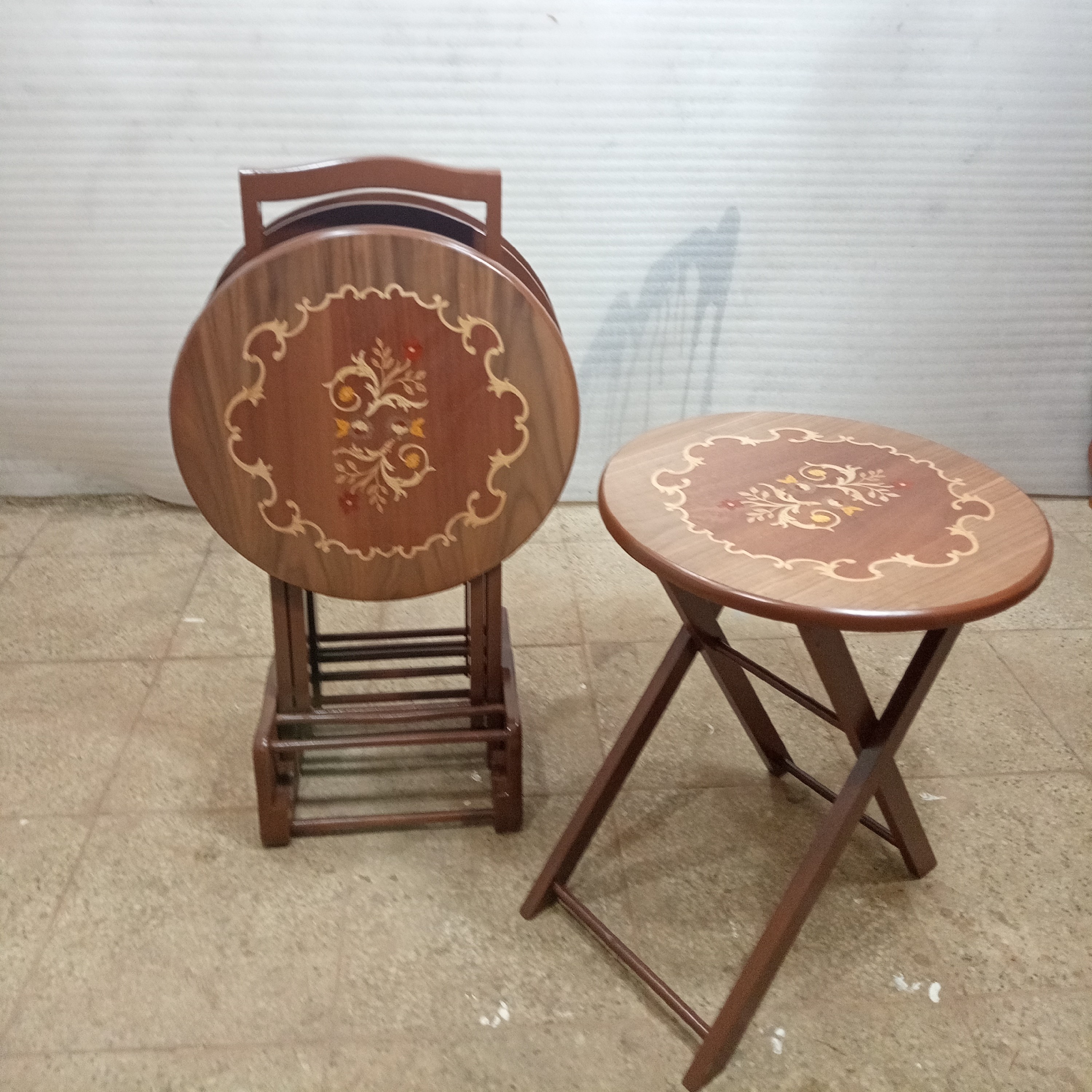 میز عسلی چهارتیکه تاشو گرد معرق فروش به صورت نقد و اقساط چوب راش گرجستان ضمانت 36 ماهه بسیار شیک و زیبا و کمجا